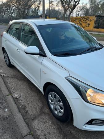 VENDO HYUNDAI I20 AÑO 2019
