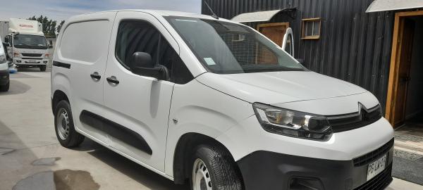 VENDO CITROEN  BERLINGO AÑO 2020 EN EXCELENTES CON