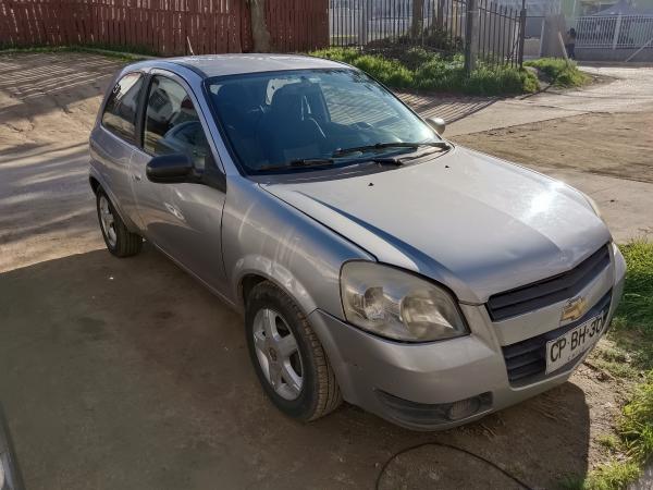 VENDO CHEVROLET CORSA AÑO 2010