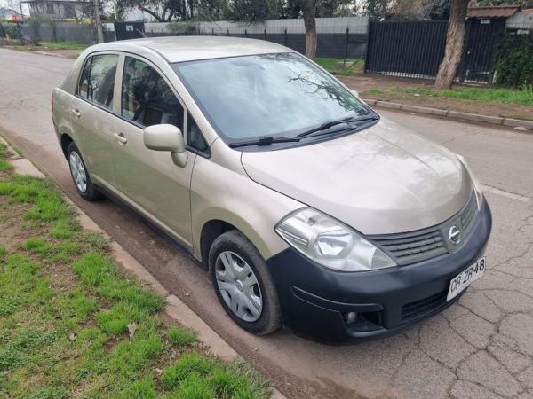 VENDO NISSAN TIIDA 2010
