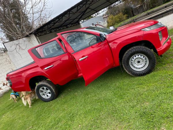 CAMIONETA MITSUBISHI L200 4X4 AÑO 2019