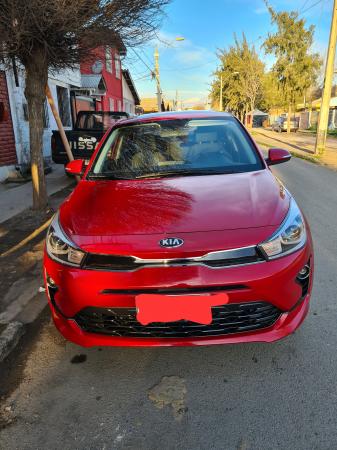 SE VENDE AUTO POR MOTIVO DE VIAJE 