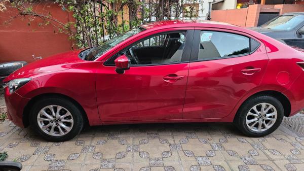 MAZDA 2 SEDAN, IMPECABLE