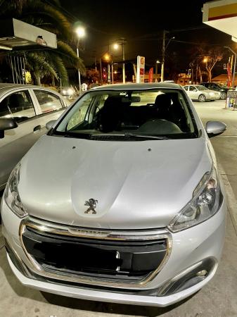 PEUGEOT 208 DEL AÑO 2017