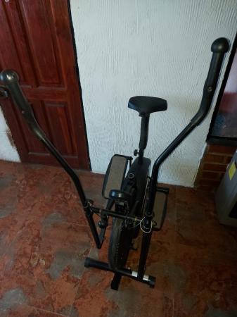 BICICLETA ELIPTICA 2 EN UNO POCO USO