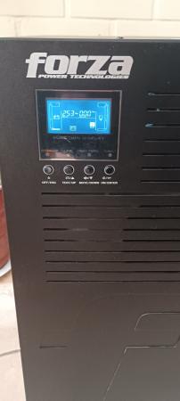 UPS FORZA FDC-210K 10000VA,220V LCD DE ESTAD USB/S