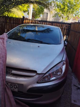 VENTA DE AUTO EN DESARME