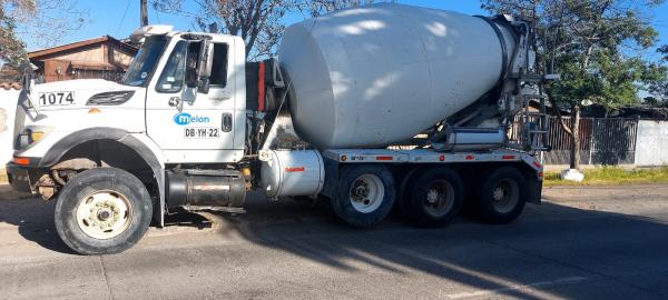 CAMION MIXER