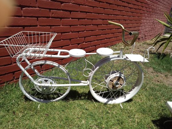 BICICLETA DECORACIÓN PLANTAS