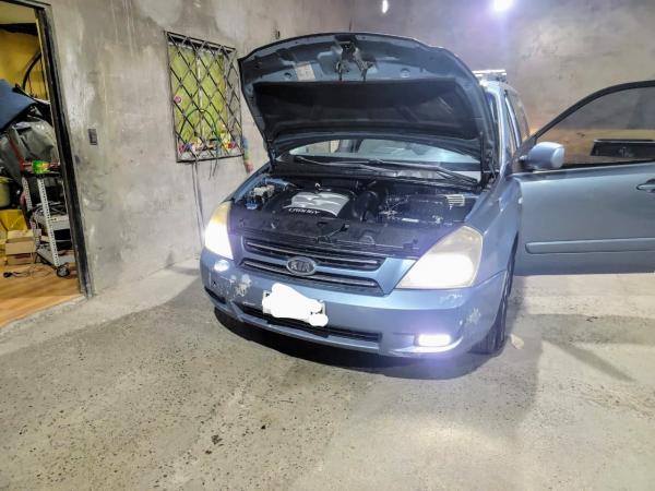 VENDO KIA GRAN CARNIVAL VEHÍCULO FAMILIAR