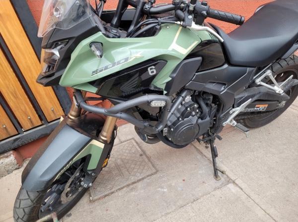 MOTO HONDA AÑO 2022 1000 KM COLOR VERDE CASI NUEVA