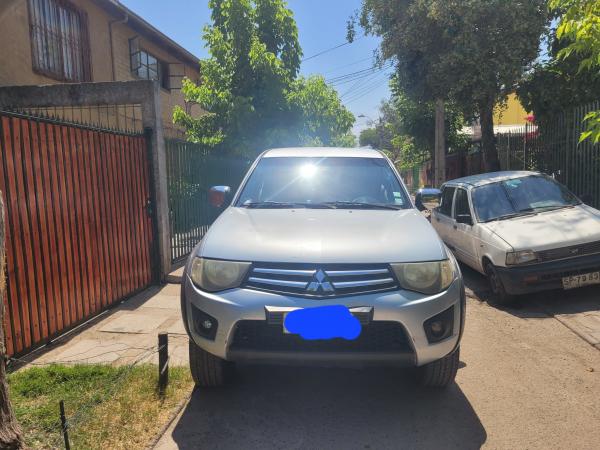 MITSUBISHI L200 2.4 DIÉSEL 