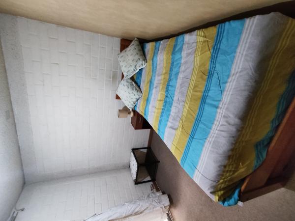 PIEZA CON BAÑO PRIVADO EN LINARES