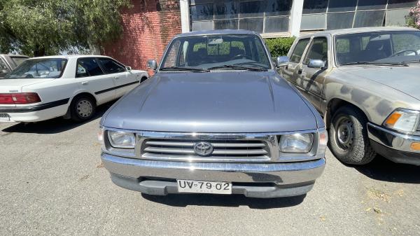 VENDO TOYOTA HILUX 2002