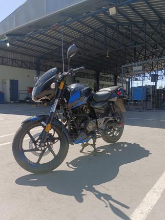 VENDO MOTO BAJAJ AÑO 2021