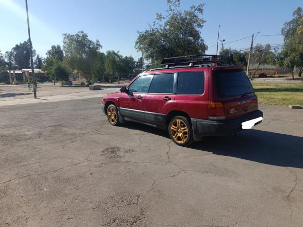 VENDO SUBARU FORESTER AÑO 1998 