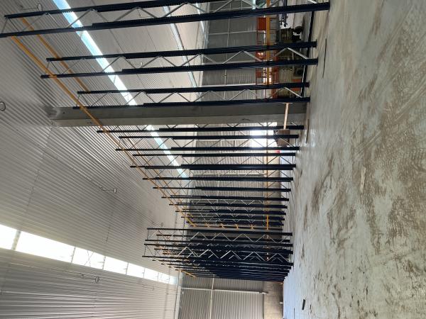 AYUDANTE DE MONTAJE DE RACK 