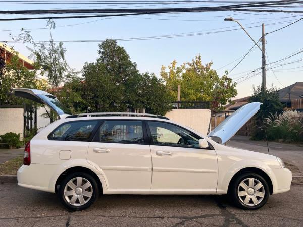 CHEVROLET OPTRA LS 1.6  2011 STATION WAGON 