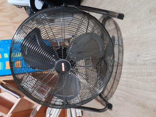 VENDO VENTILADOR DE PISO 