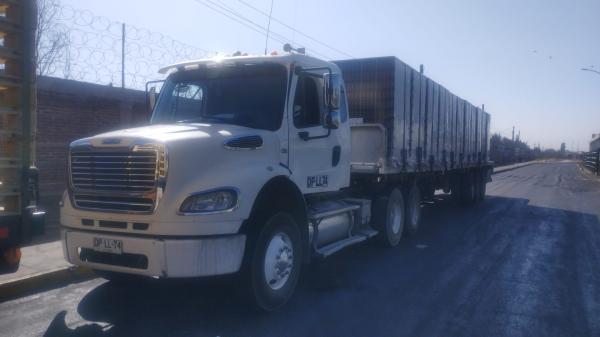 CAMIÓN FREIGHTLINER M2 112 , 2011