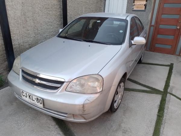 VENDO AUTOMOVIL CHEVROLET OPTRA 2010