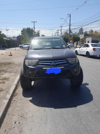 CAMIONETA MITSUBISHI L200 