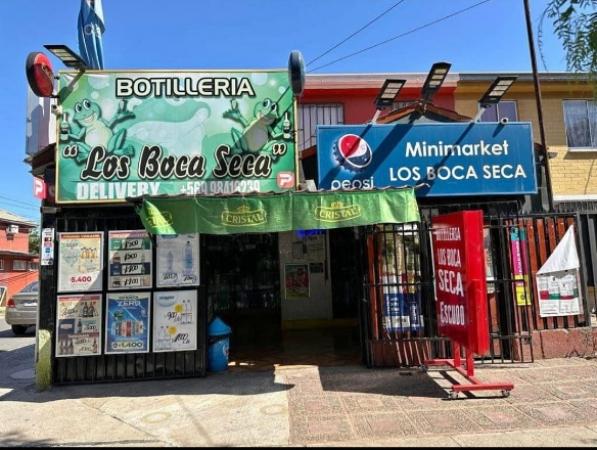 V 1561-250-MC- BOTILLERIA Y MINIMARKET 