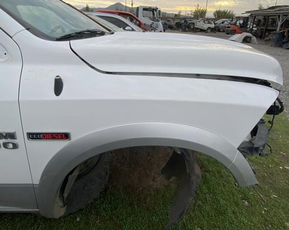 TAPABARRO DEL DER  RAM 1500 2019 