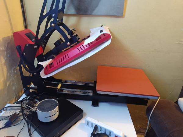 SE VENDE ESTAMPADORA 38 X38 AUTOMÁTICA E HIDRÁULICA