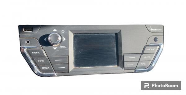 RADIO  KUV100 HATCH BACK 1,2 2022