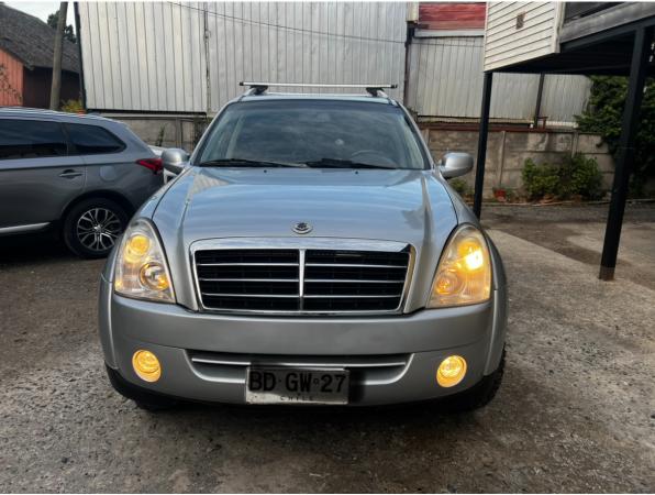 SE VENDE REXTON AUTOMÁTICA 2.7 