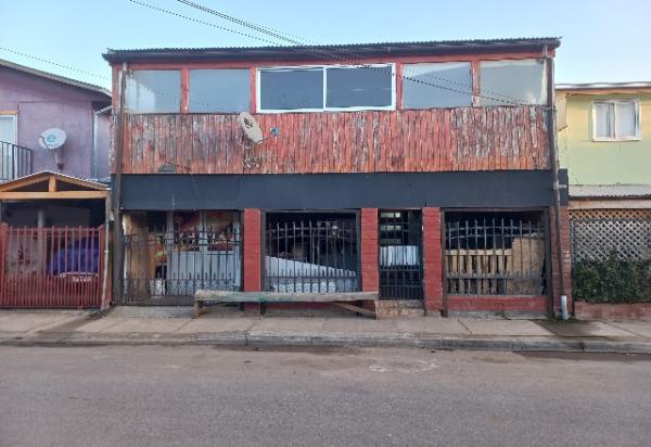 V 1572-P-89-LR-VENDO CASA EN CUMPEO