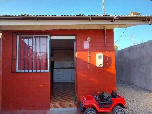 CASA  ESQUINA  EN  LINARES