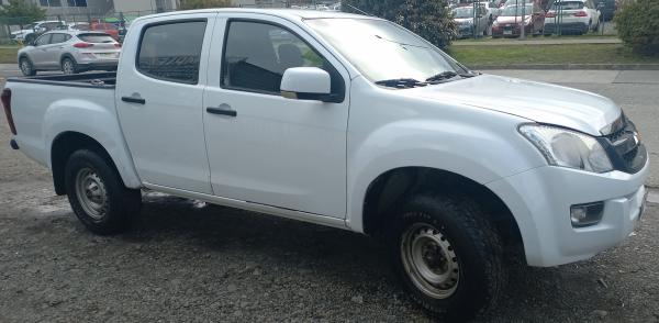 SE VENDE CAMIONETA D/C CHEVROLET DMAX
