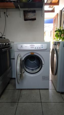 ENSERES DE HOGAR CASI NUEVOS