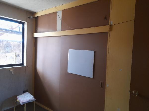 PIEZA AMPLIA CON CLOSET GRANDE PARA 2 MUJERES