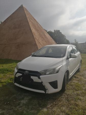 UNICA DUEÑA, SIN CHOQUES TOYOTA YARIS 2015