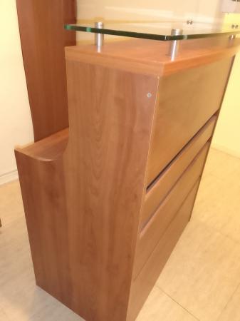 MUEBLE DE RECEPCION EN PERFECTO ESTADO