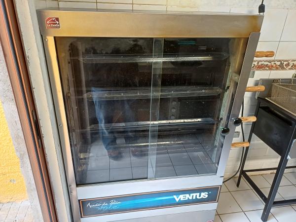 ASADOR DE POLLOS VENTUS A GAS 4 ESPADAS
