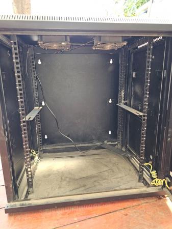 GABINETE RACK MURAL ABATIBLE