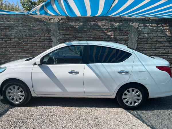 NISSAN VERSA 2016