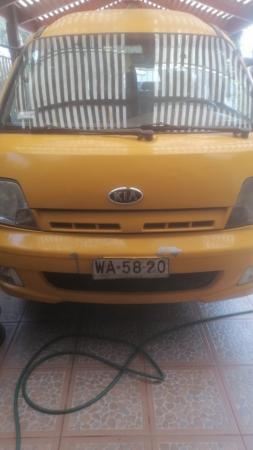 VENDO KIA BESTA AÑO 2006 