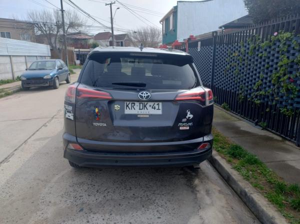 TOYOTA RAV 2018  MECANICA  PRECIO CONVERSABLE