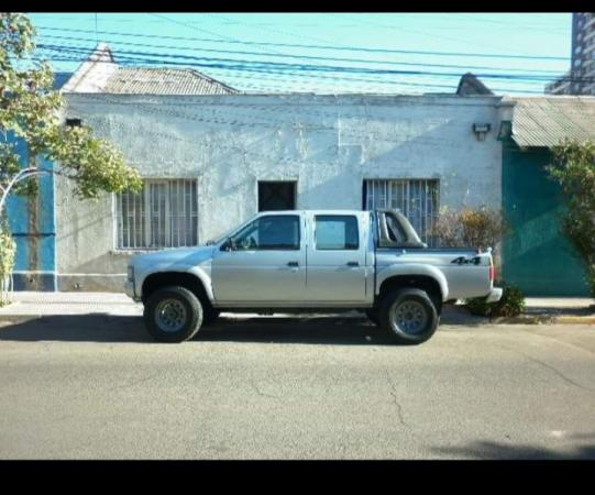 NISSAN D21