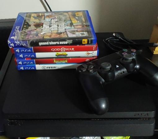 VENDO PLAY 4 MUY BUENAS CONDICIONES 