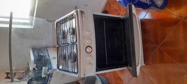 VENDO COCINA MADEMSA USADA. 