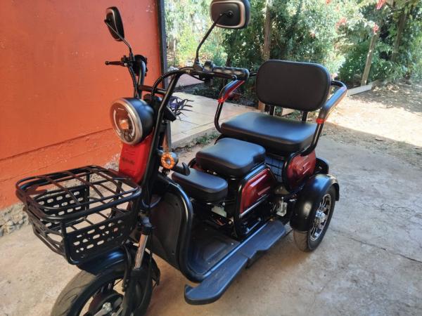 SE VENDE TRICICLO-MOTO ADULTO MAYOR AÑO 2024