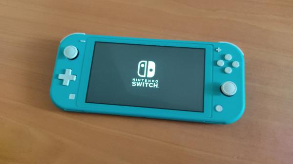 NINTENDO SWITCH LITE 