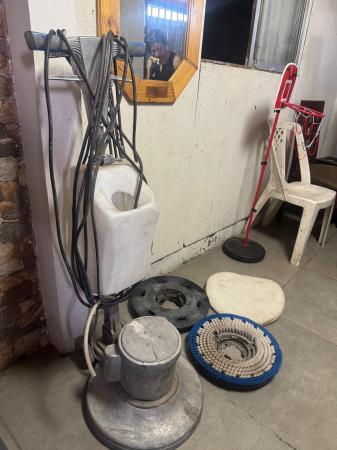 LAVADORA DE PISO