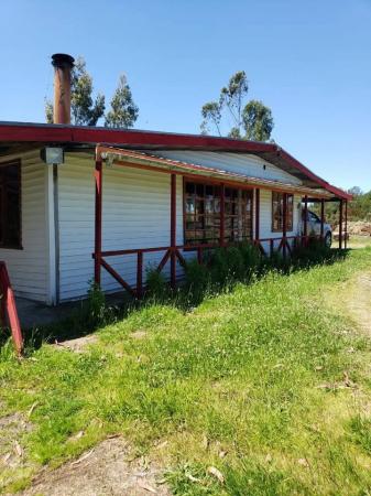HERMOSA PARCELA CON LAGUNA DE 5.000 M2